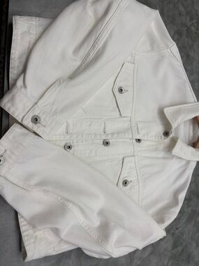 Uniqlo White Denim Jean Jacket